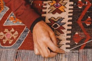 Kilimlere Gizlenen Hikayeler: Türk Halı ve Kilim Motifleri ve Anlamları