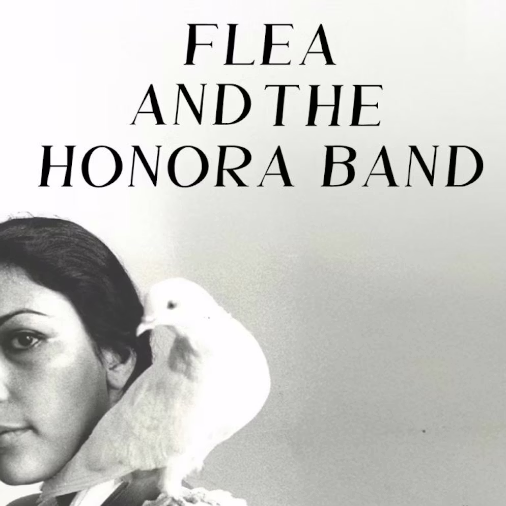 Flea ve “Honora”: Bir Gölgeden Çıkış Hikayesi 3 e8ecb31bfe08e4b6309f0eafefa6b76187e8753f.jpg