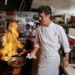 BOURDAIN’İN MASADAN DÜNYAYA UZANAN HİKÂYESİ